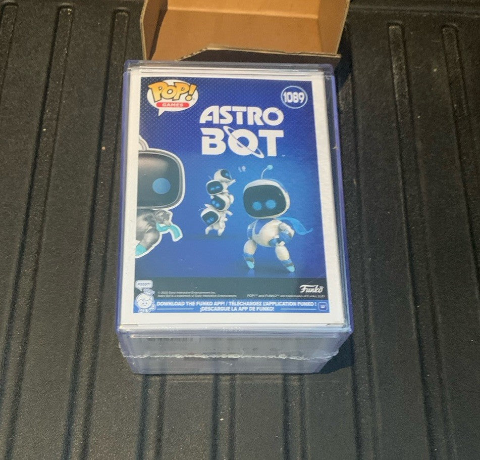 Astro Bot Funko Pop! Vinyl Astro Bot Funko Exclusive #1089 W/ Protector In Hand