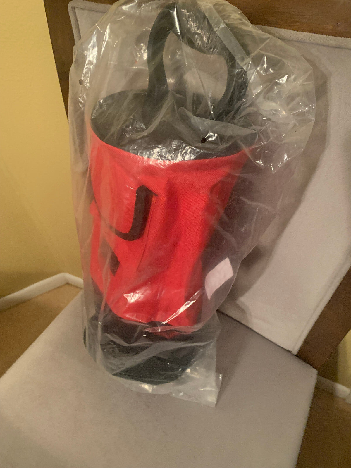 Golf Ball Retriever, Golf Shag Bag with Pocket & Tee Holder Shags Red New