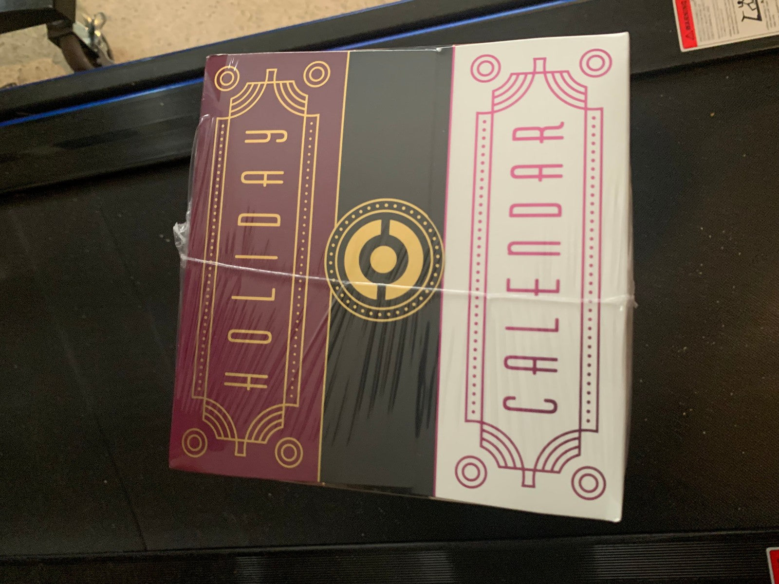 2025 Pokemon TCG Holiday Calendar w/ 6 TCG booster packs New Factory Sealed